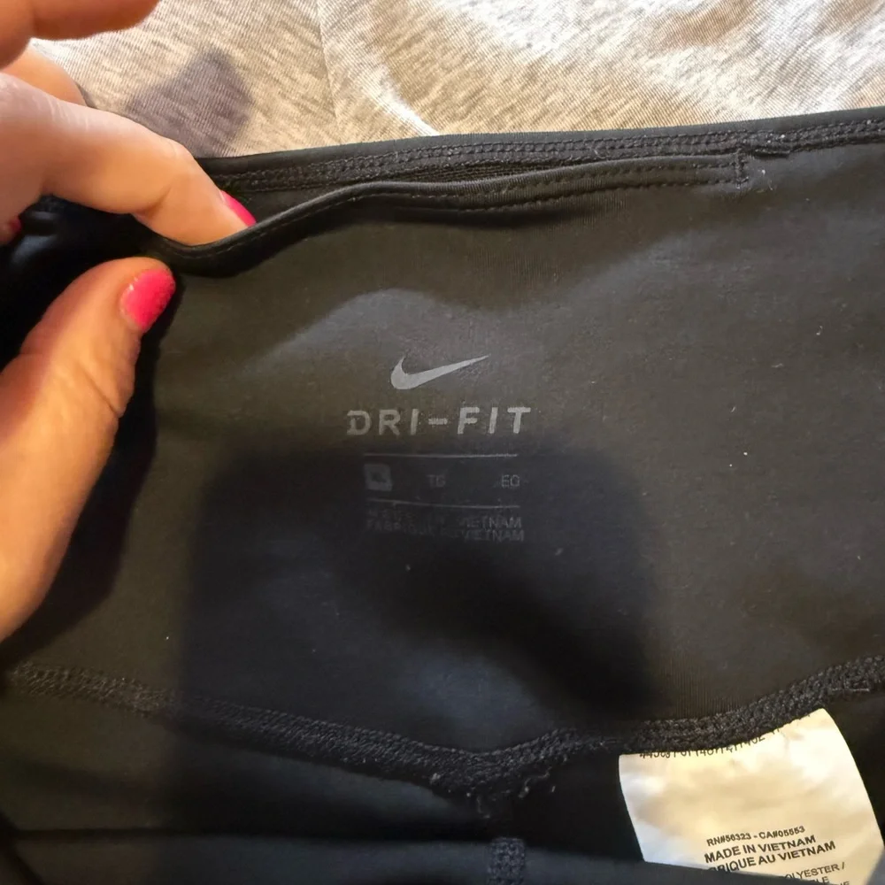 Nike Women's Dri Fit Black Bike Shorts size XL - Picture 5 of 5